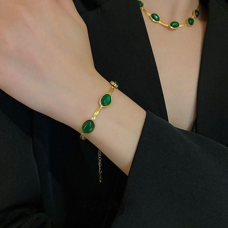 Oval Green Crystal Pendant Necklace Set With Bracelet - trendykraft